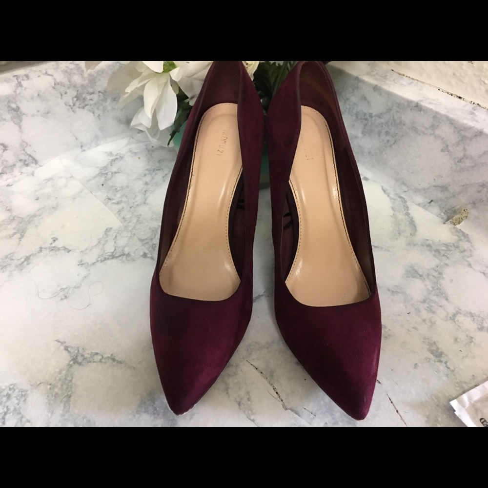 Forever 21 size 10 burgundy pump